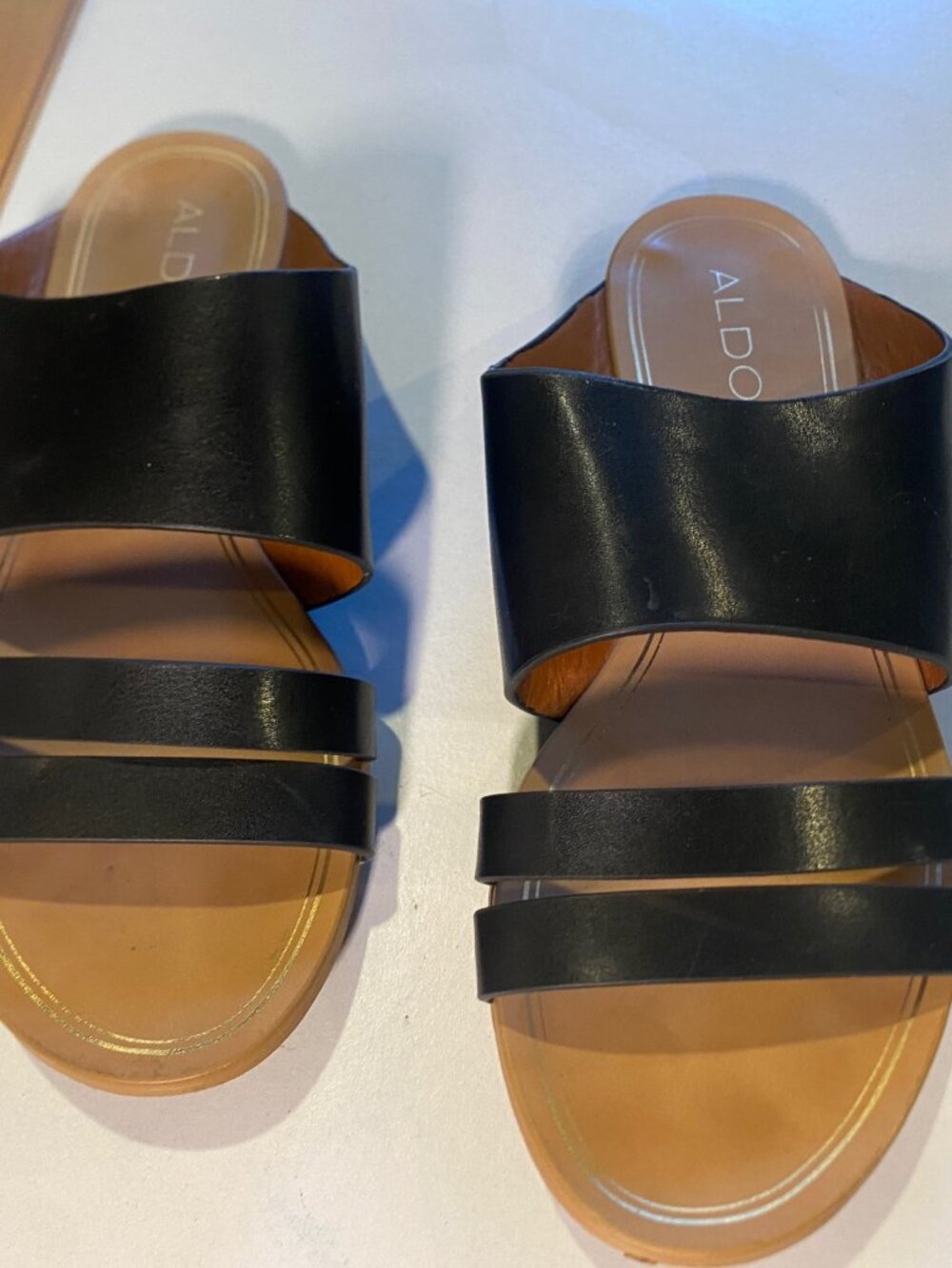 Aldo - Size 8M - Women's Aliawen Black strap sandals